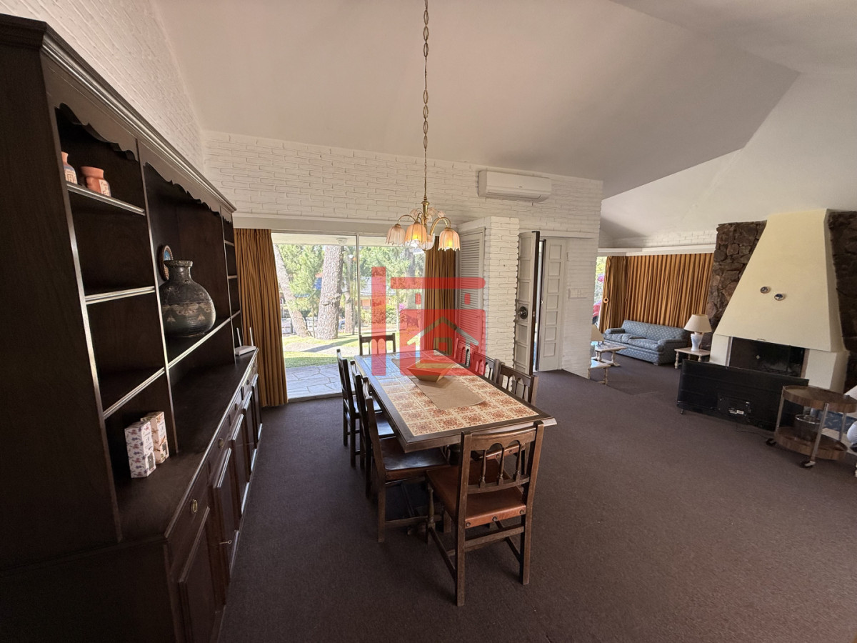 Casa ID.444 - CASA EN ALQUILER DE VERANO EN ZONA CANTEGRIL - PUNTA DEL ESTE 