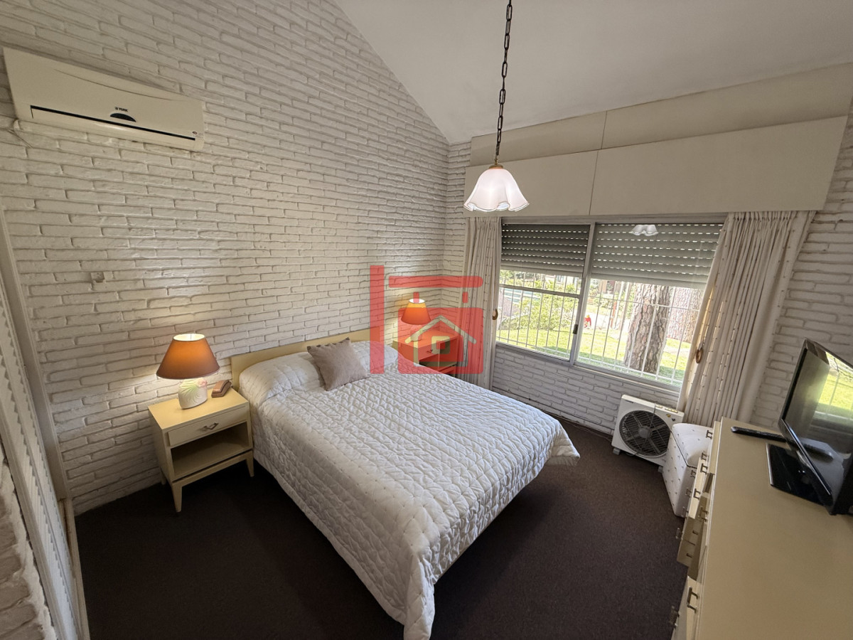 Casa ID.444 - CASA EN ALQUILER DE VERANO EN ZONA CANTEGRIL - PUNTA DEL ESTE 