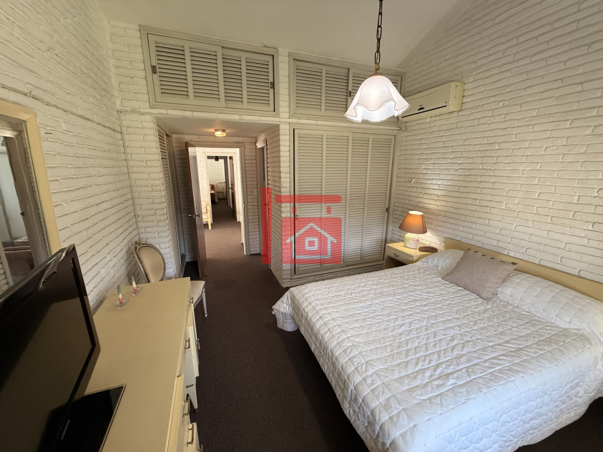 Casa ID.444 - CASA EN ALQUILER DE VERANO EN ZONA CANTEGRIL - PUNTA DEL ESTE 