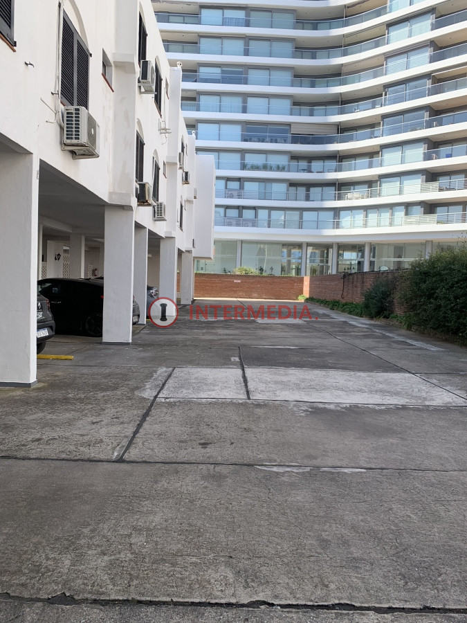 Apartamento ID.17 - Increíble unidad de 2 dormitorios parada 3 Playa Mansa