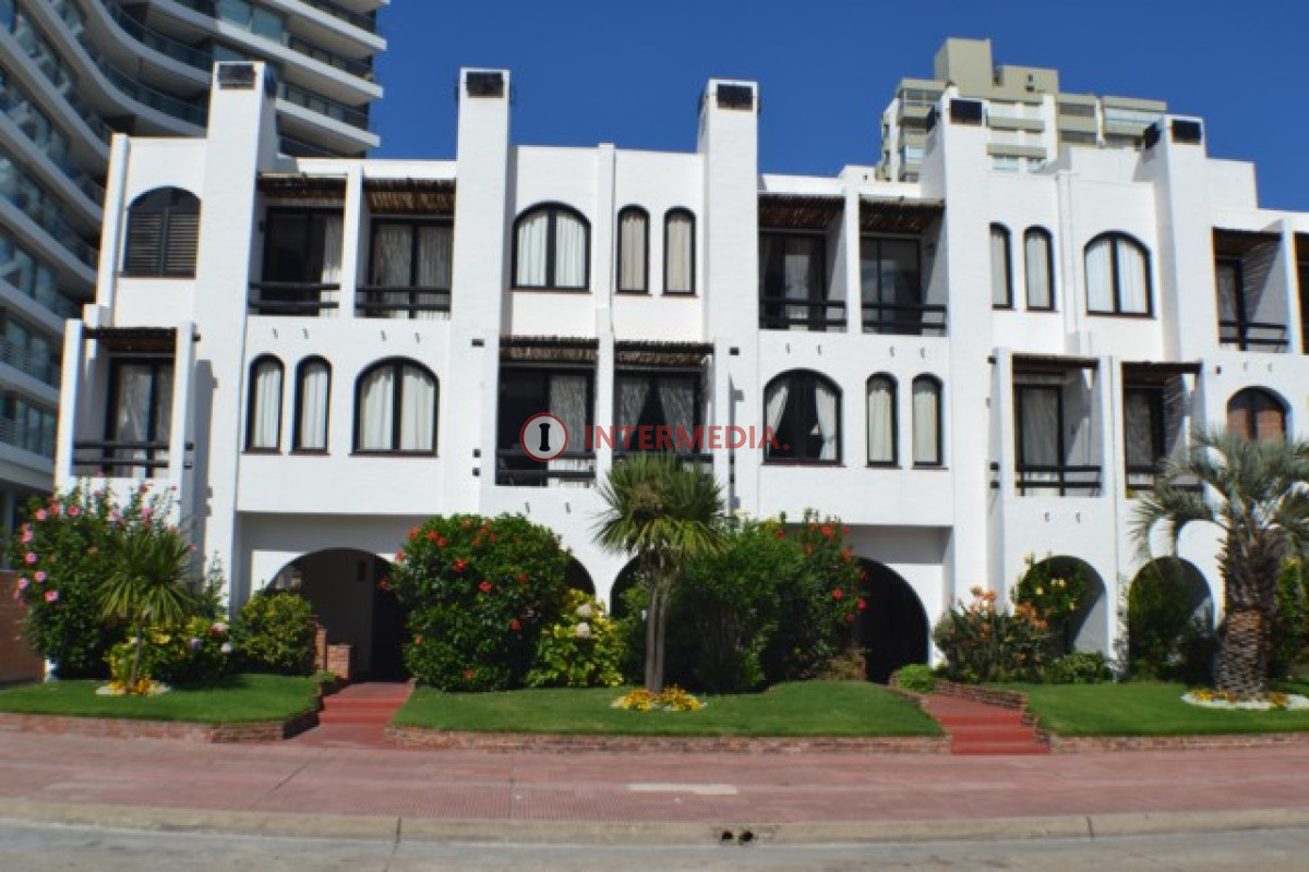 Apartamento ID.17 - Increíble unidad de 2 dormitorios parada 3 Playa Mansa