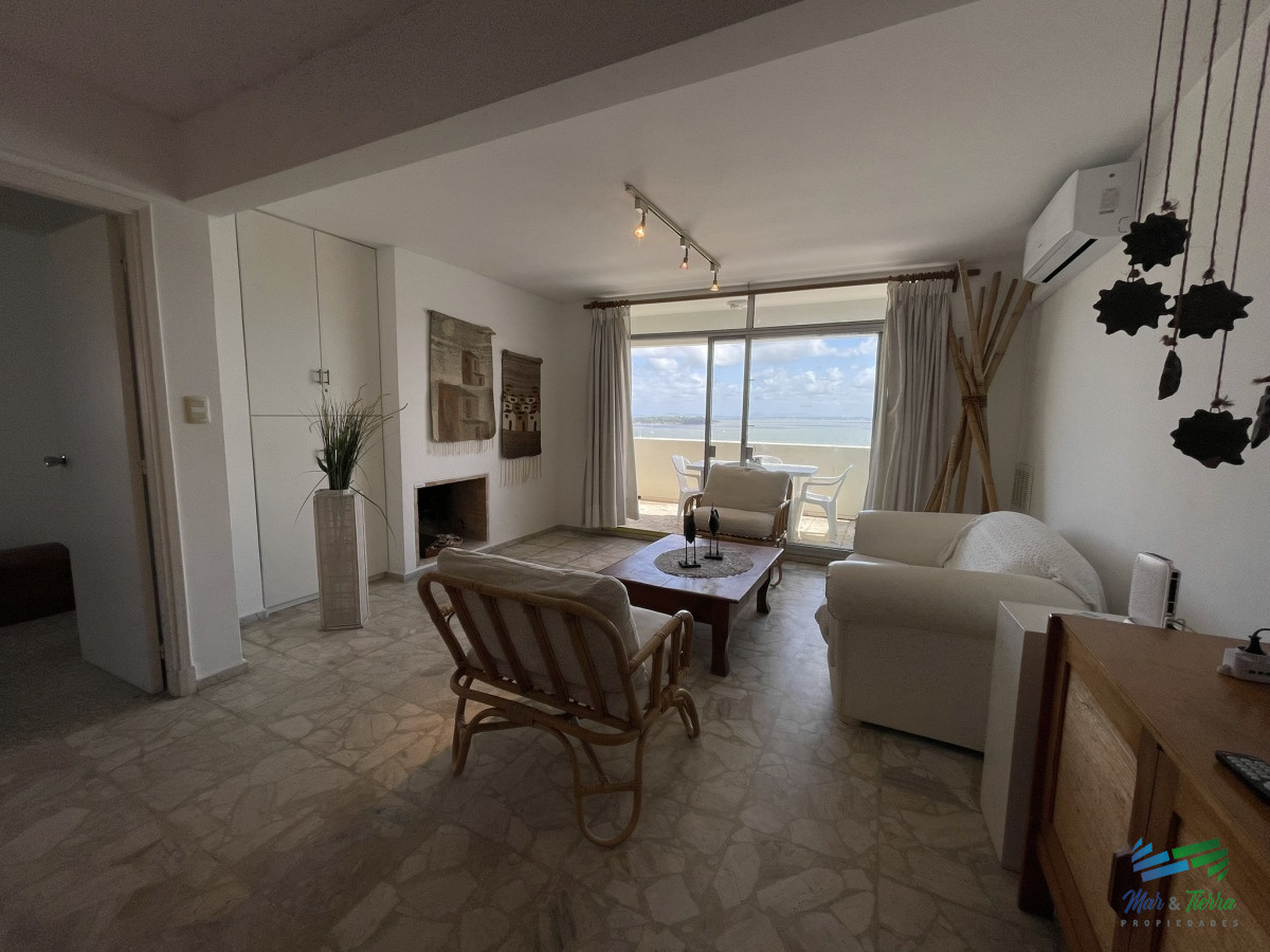 Apartamento ID.5181 - En venta apartamento 3 dormitorios con vista a playa mansa, Peninsula, Punta del Este
