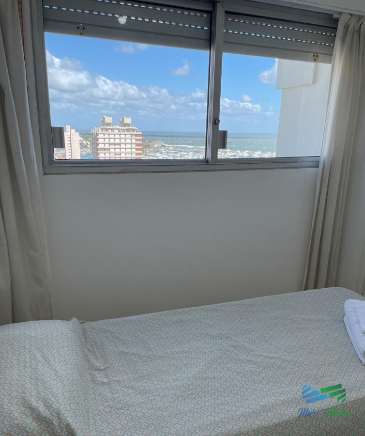 Apartamento ID.5181 - En venta apartamento 3 dormitorios con vista a playa mansa, Peninsula, Punta del Este