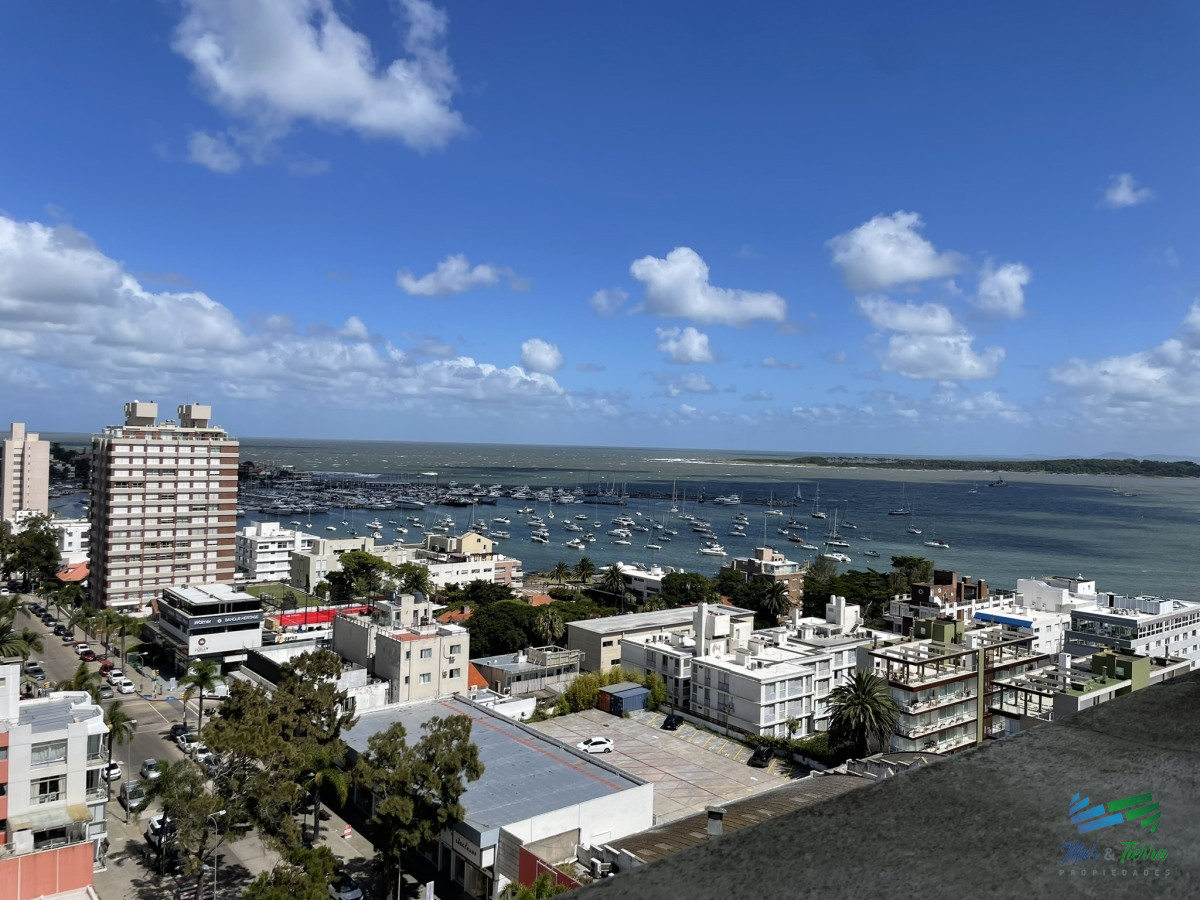 Apartamento ID.5181 - En venta apartamento 3 dormitorios con vista a playa mansa, Peninsula, Punta del Este
