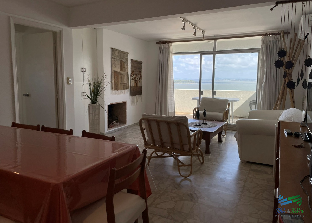 Apartamento ID.5181 - En venta apartamento 3 dormitorios con vista a playa mansa, Peninsula, Punta del Este