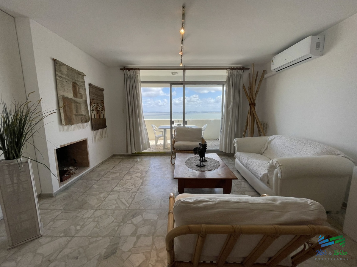 Apartamento ID.5181 - En venta apartamento 3 dormitorios con vista a playa mansa, Peninsula, Punta del Este