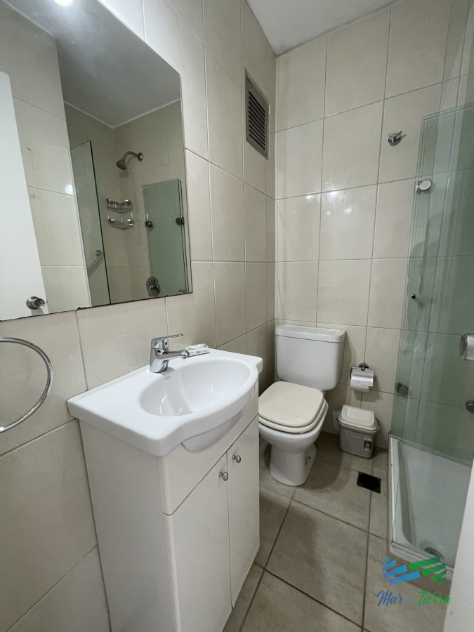 Apartamento ID.5181 - En venta apartamento 3 dormitorios con vista a playa mansa, Peninsula, Punta del Este