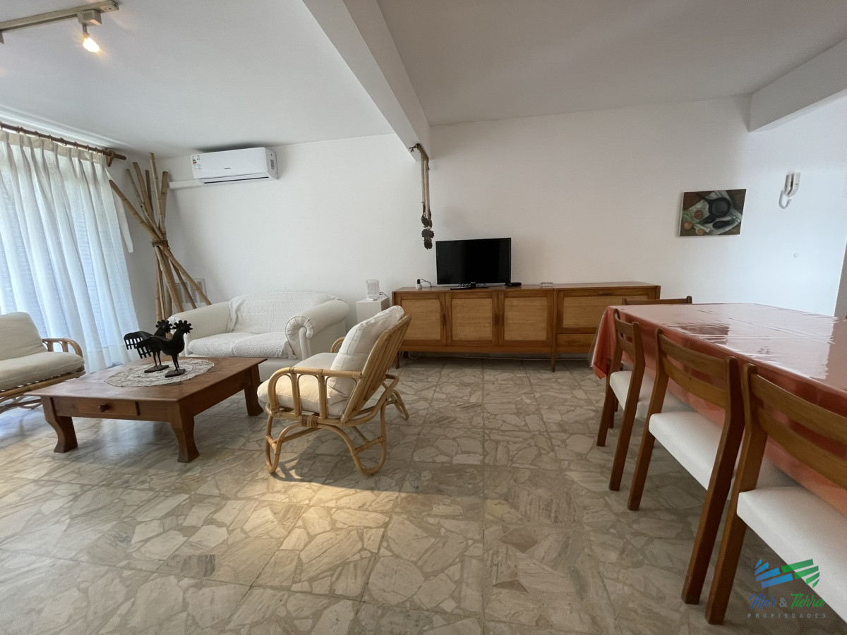 Apartamento ID.5181 - En venta apartamento 3 dormitorios con vista a playa mansa, Peninsula, Punta del Este