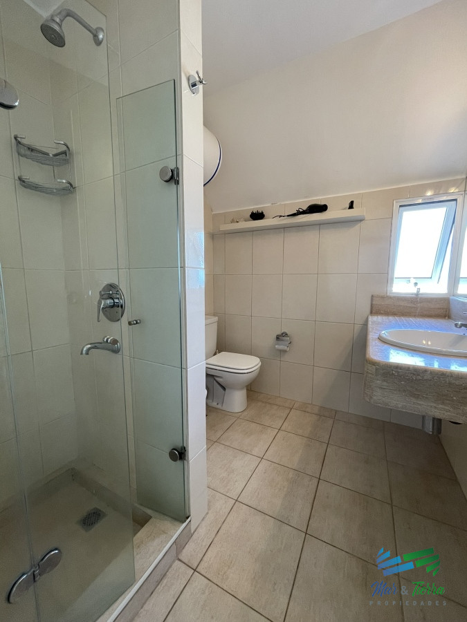 Apartamento ID.5181 - En venta apartamento 3 dormitorios con vista a playa mansa, Peninsula, Punta del Este