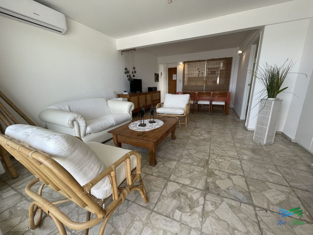 Apartamento ID.5181 - En venta apartamento 3 dormitorios con vista a playa mansa, Peninsula, Punta del Este