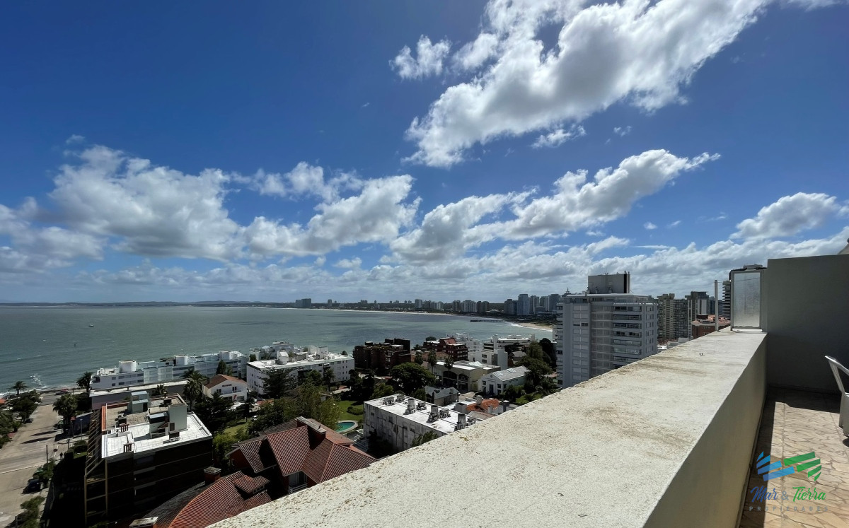 Apartamento ID.5181 - En venta apartamento 3 dormitorios con vista a playa mansa, Peninsula, Punta del Este