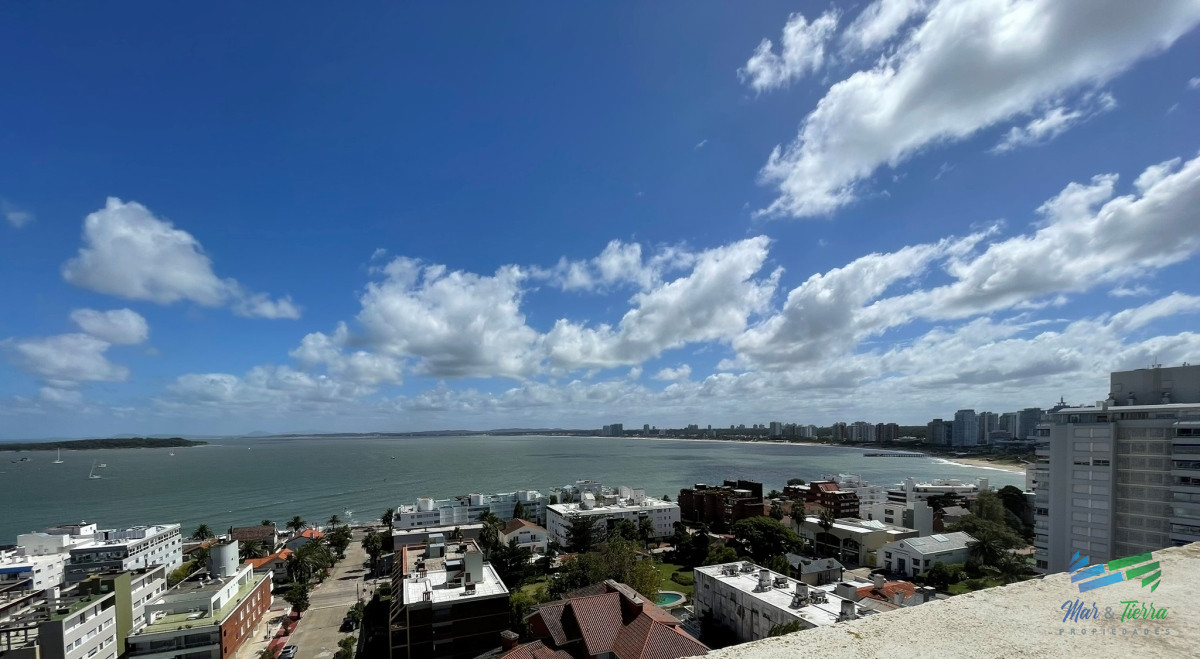 Apartamento ID.5181 - En venta apartamento 3 dormitorios con vista a playa mansa, Peninsula, Punta del Este