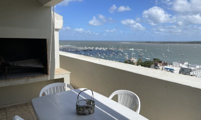 En venta apartamento 3 dormitorios con vista a playa mansa, Peninsula, Punta del Este
