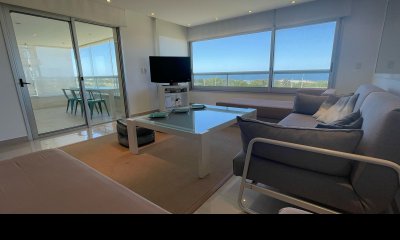 Apartamento en venta primera linea playa brava dos dormitorios