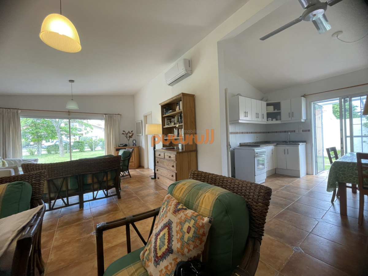 Casa ID.2755 - El privilegio de vivir en una de la ubicaciones más codiciadas y buscadas de Punta del Este. POSESIÓN  A PARTIR DE MARZO 2027.