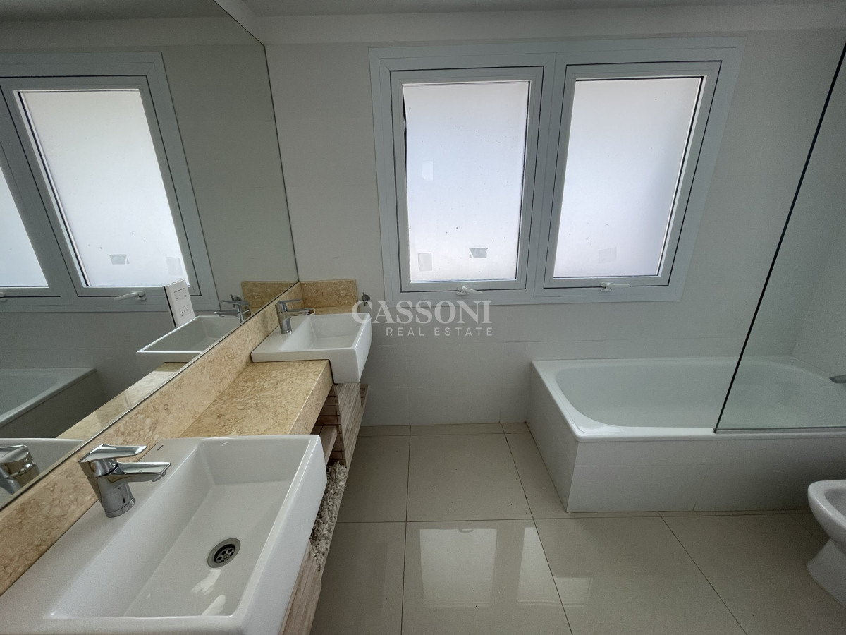 Apartamento ID.4009 - Sobre la mansa gran departamento.