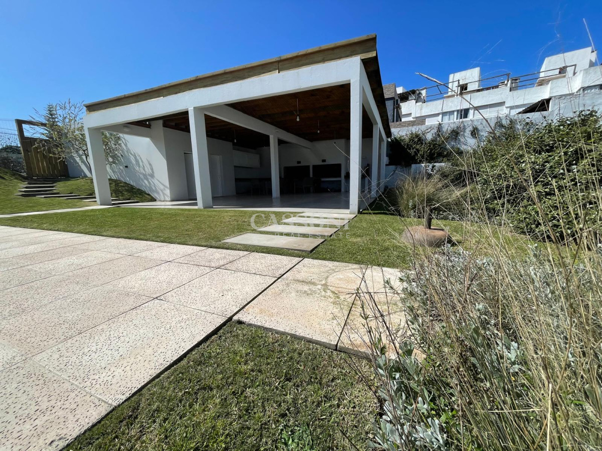 Apartamento ID.4009 - Sobre la mansa gran departamento.