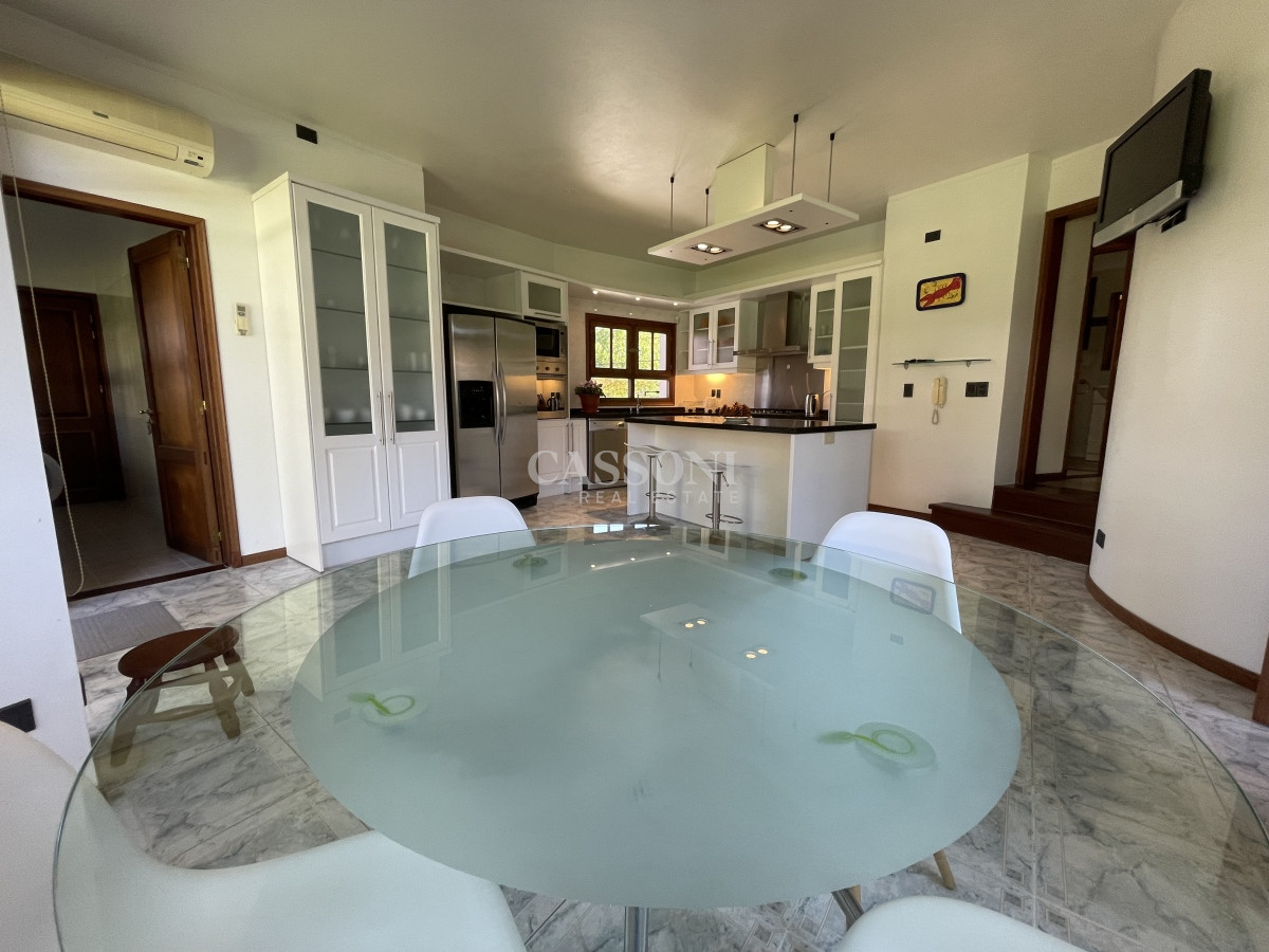 Casa ID.2757 - Mansa, selecta propiedad con gran capacidad, pileta climatizada y muy bien equipada.