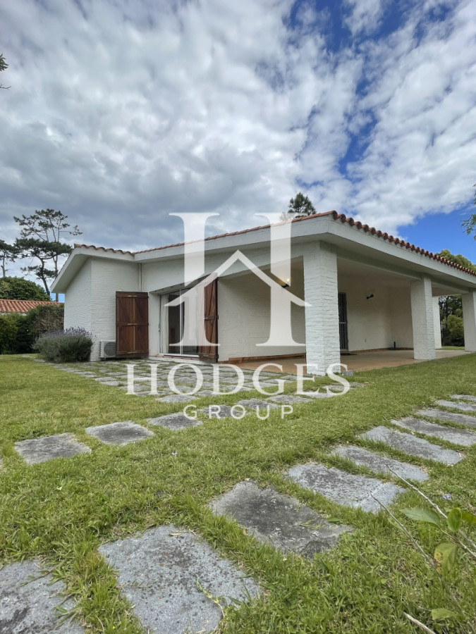 Casa ID.152 - El privilegio de vivir en una de la ubicaciones más codiciadas y buscadas de Punta del Este. POSESIÓN  A PARTIR DE MARZO 2027.