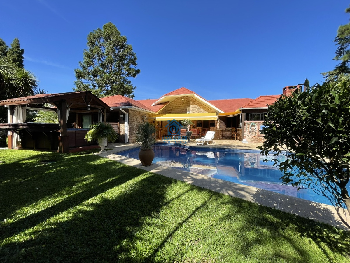 Casa ID.480 - Una propiedad esplendida, pensada y con absolutamente todas las comodidades para poder residir en ella todo el año.   