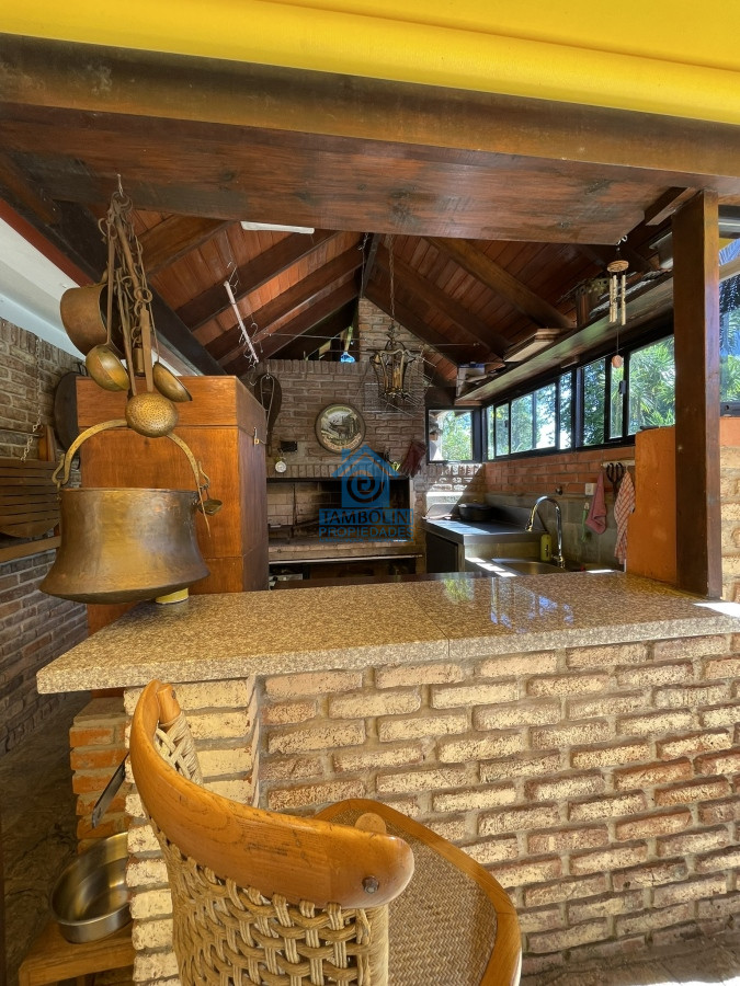 Casa ID.480 - Una propiedad esplendida, pensada y con absolutamente todas las comodidades para poder residir en ella todo el año.   