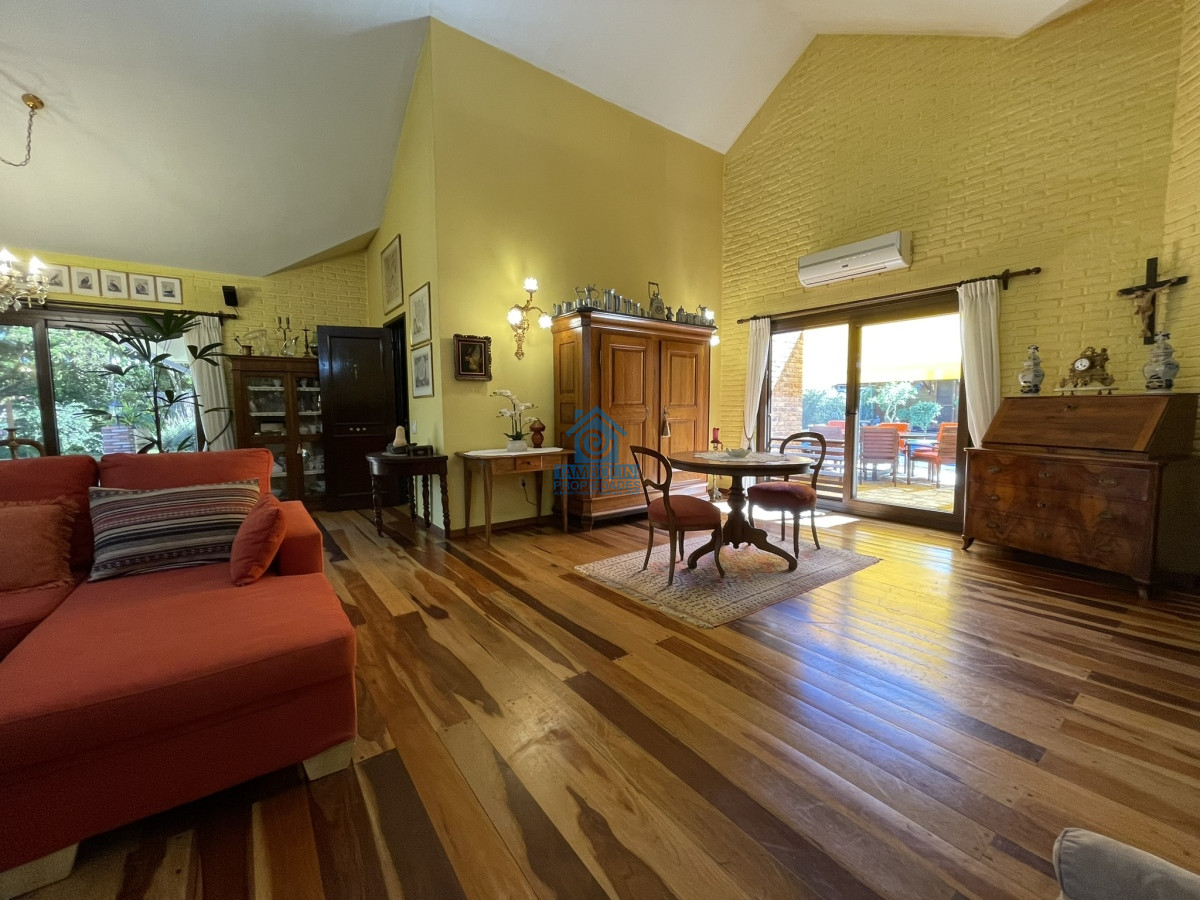 Casa ID.480 - Una propiedad esplendida, pensada y con absolutamente todas las comodidades para poder residir en ella todo el año.   