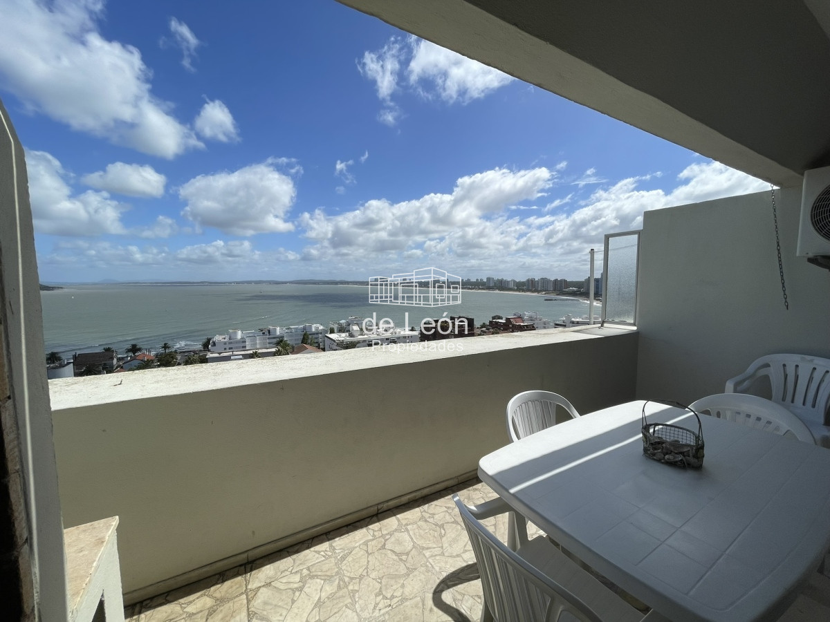 Apartamento ID.15179 - De las propiedades de nuestra administración ofrecemos este hermoso penthouse con órden de venta.