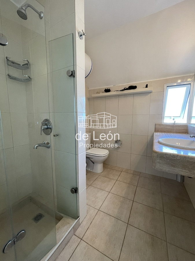 Apartamento ID.15179 - De las propiedades de nuestra administración ofrecemos este hermoso penthouse con órden de venta.