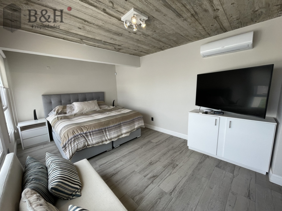 Apartamento ID.3517 - Punta del Este La Barra En uno de los lugares más buscados de Punta del Este. Un edificio con amplias terrazas a pasos del mar.