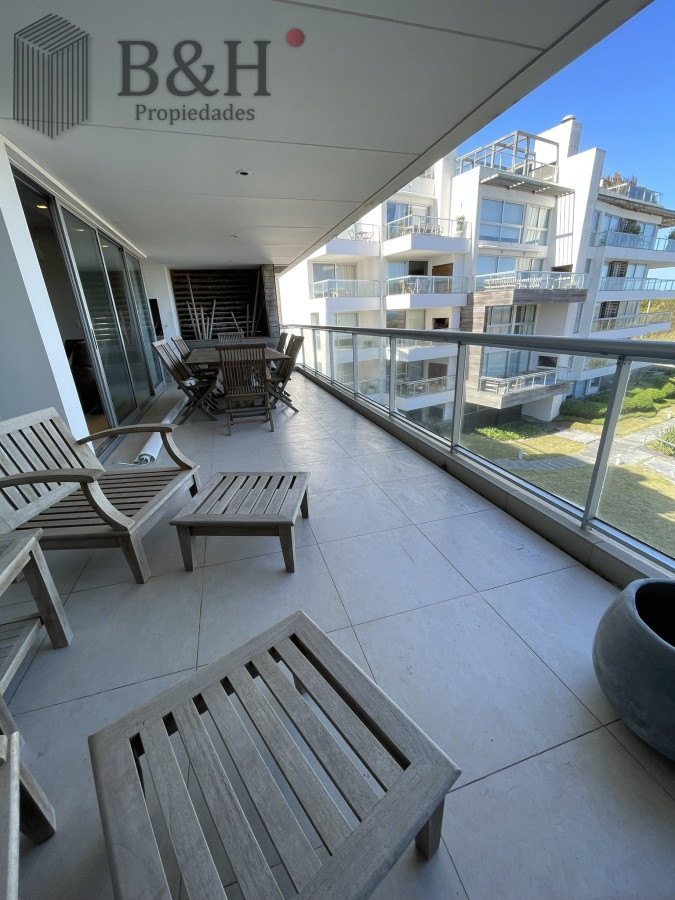 Apartamento ID.3518 - Sobre la brava-Rincón del Indio. Excelente Edificio 