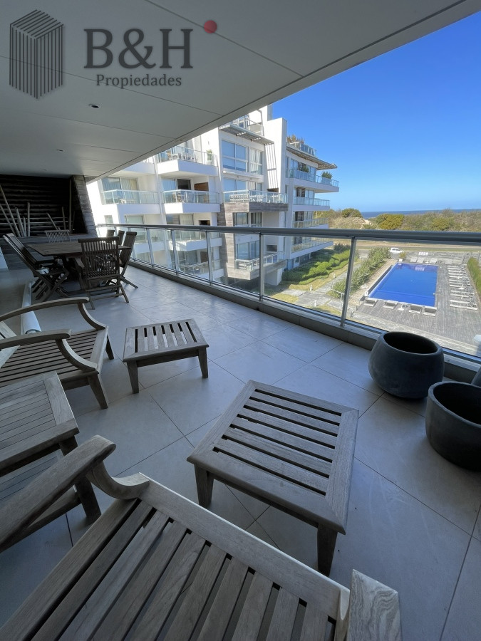 Apartamento ID.3518 - Sobre la brava-Rincón del Indio. Excelente Edificio 