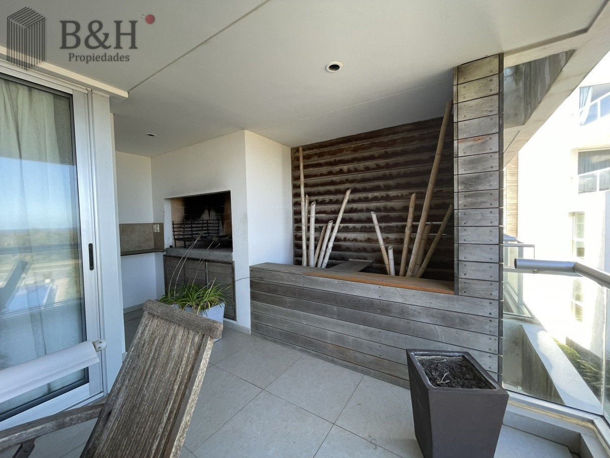Apartamento ID.3518 - Sobre la brava-Rincón del Indio. Excelente Edificio 