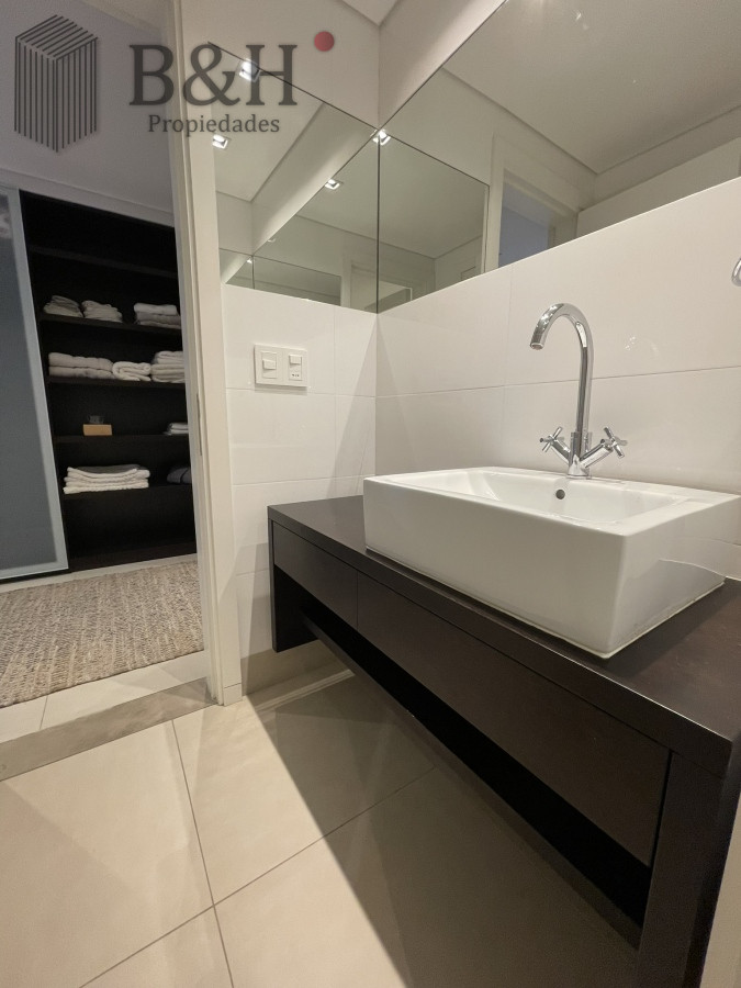 Apartamento ID.3518 - Sobre la brava-Rincón del Indio. Excelente Edificio 