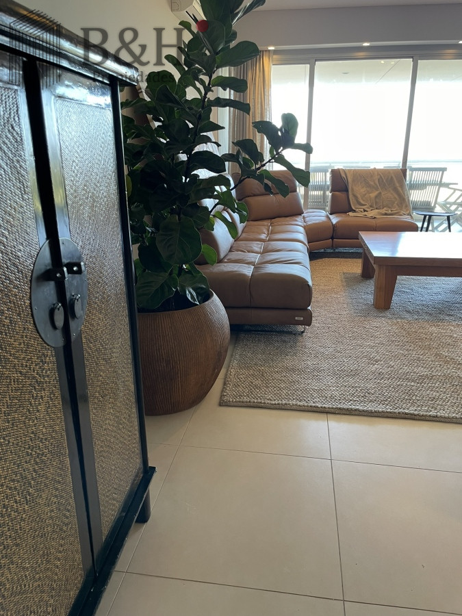 Apartamento ID.3518 - Sobre la brava-Rincón del Indio. Excelente Edificio 