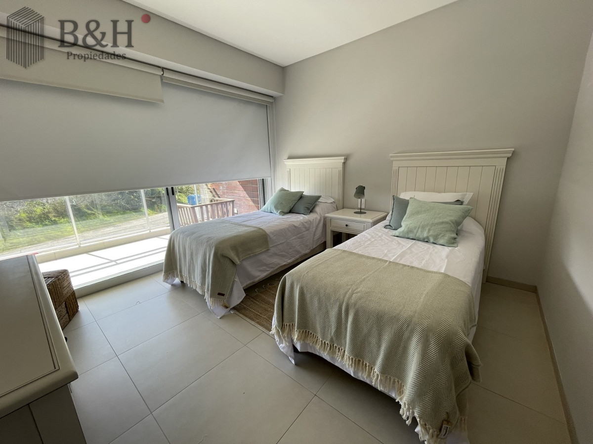 Apartamento ID.3518 - Sobre la brava-Rincón del Indio. Excelente Edificio 