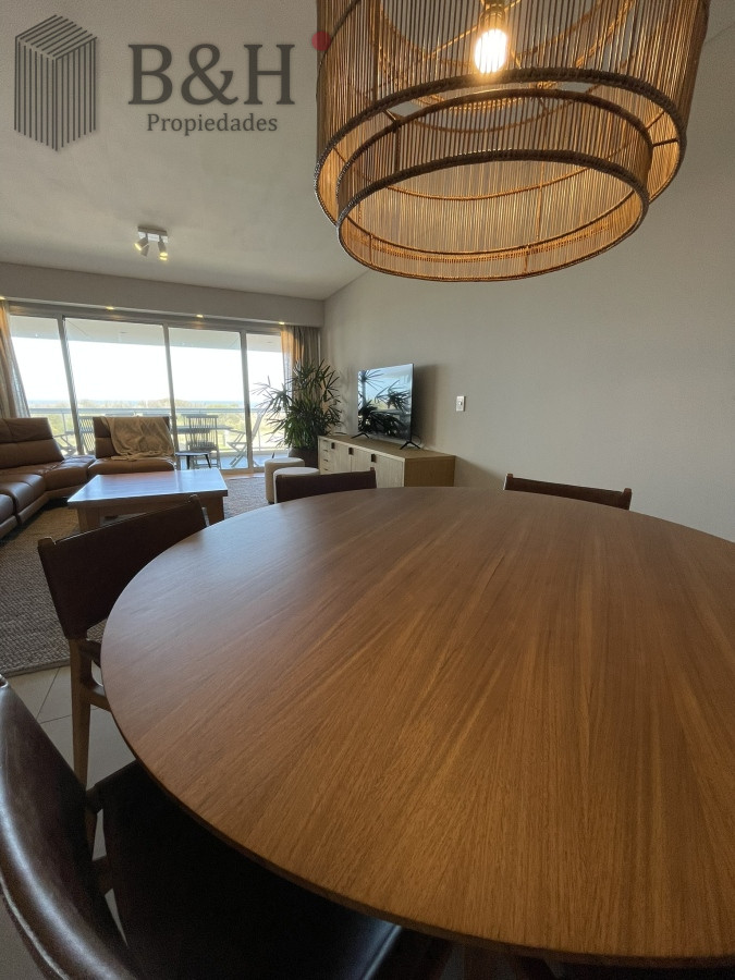 Apartamento ID.3518 - Sobre la brava-Rincón del Indio. Excelente Edificio 