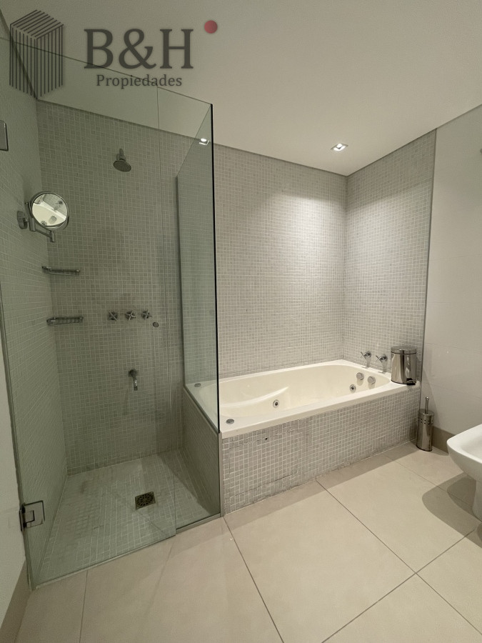 Apartamento ID.3518 - Sobre la brava-Rincón del Indio. Excelente Edificio 