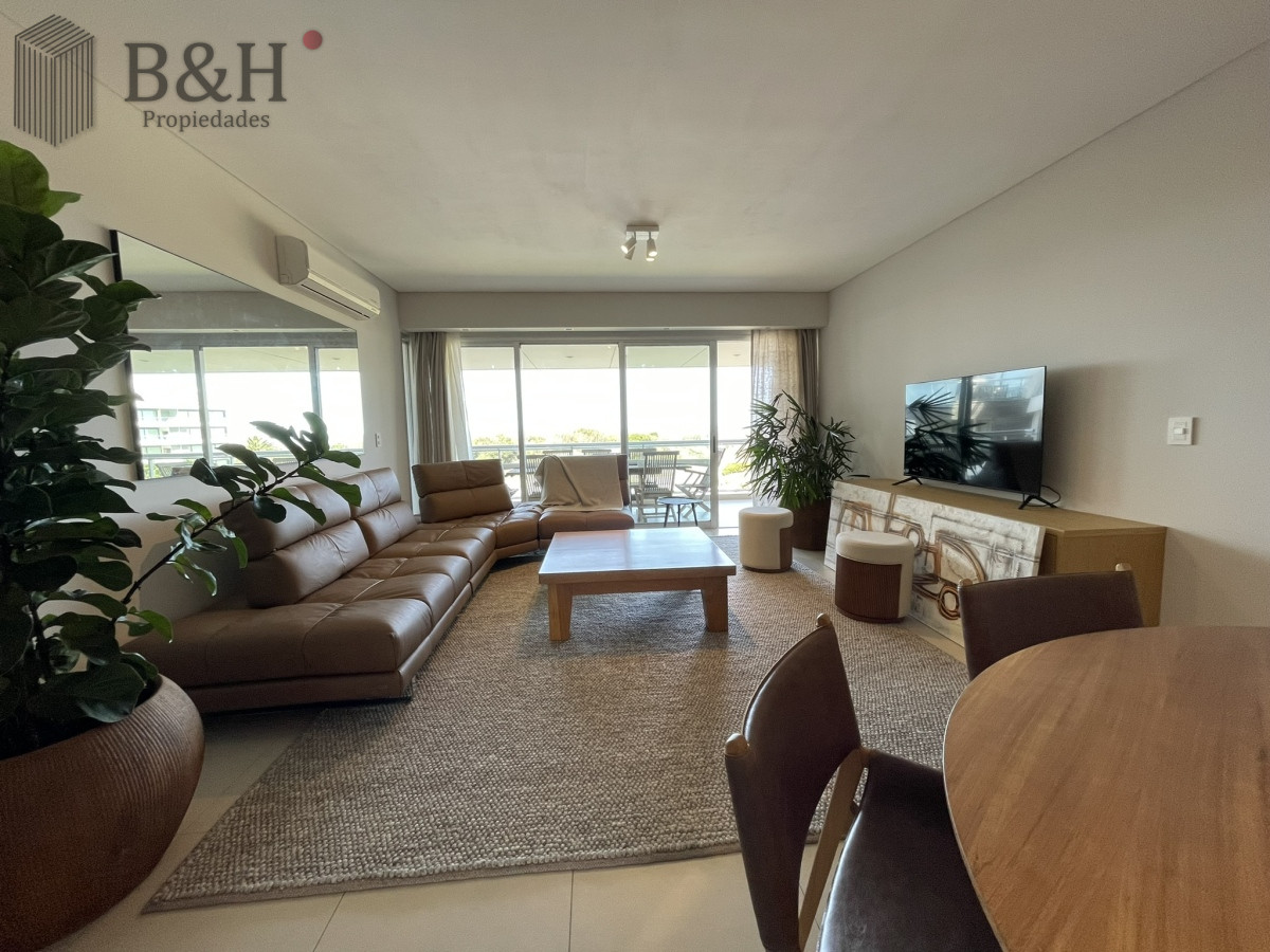 Apartamento ID.3518 - Sobre la brava-Rincón del Indio. Excelente Edificio 