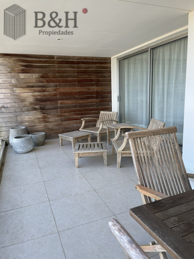 Apartamento ID.3518 - Sobre la brava-Rincón del Indio. Excelente Edificio 