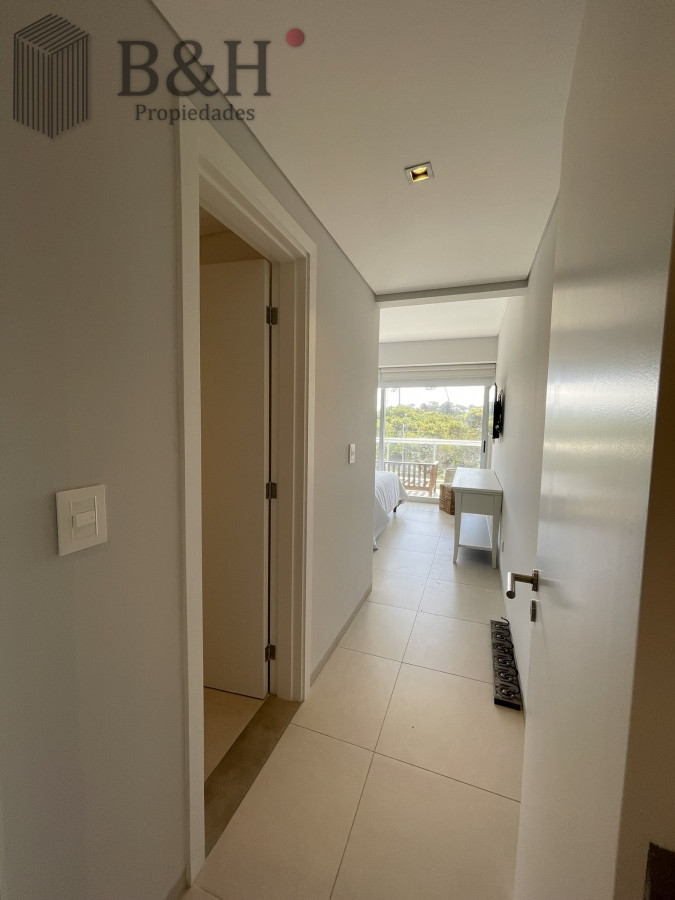 Apartamento ID.3518 - Sobre la brava-Rincón del Indio. Excelente Edificio 