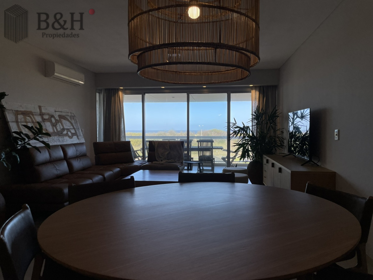 Apartamento ID.3518 - Sobre la brava-Rincón del Indio. Excelente Edificio 