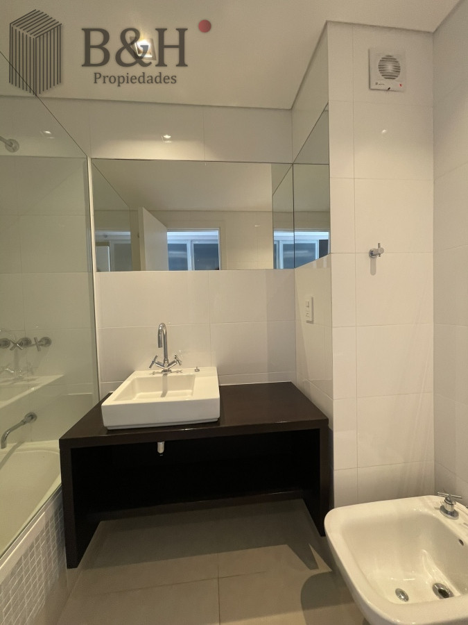 Apartamento ID.3518 - Sobre la brava-Rincón del Indio. Excelente Edificio 