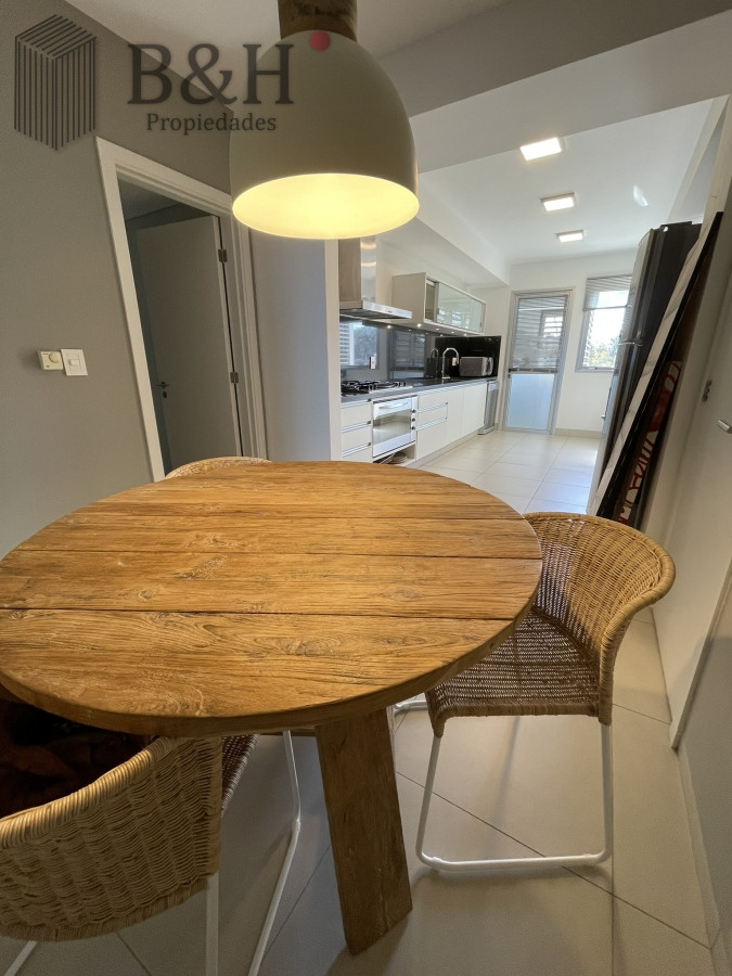 Apartamento ID.3518 - Sobre la brava-Rincón del Indio. Excelente Edificio 