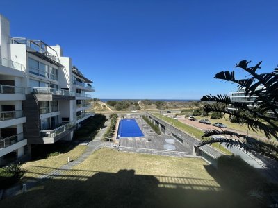 Sobre la brava-Rincón del Indio. Excelente Edificio 