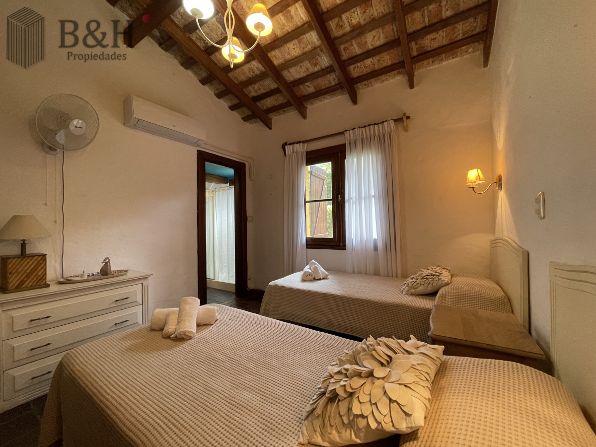 Casa ID.3716 - Rincón del Indio, a dos cuadras del mar con piscina climatizada