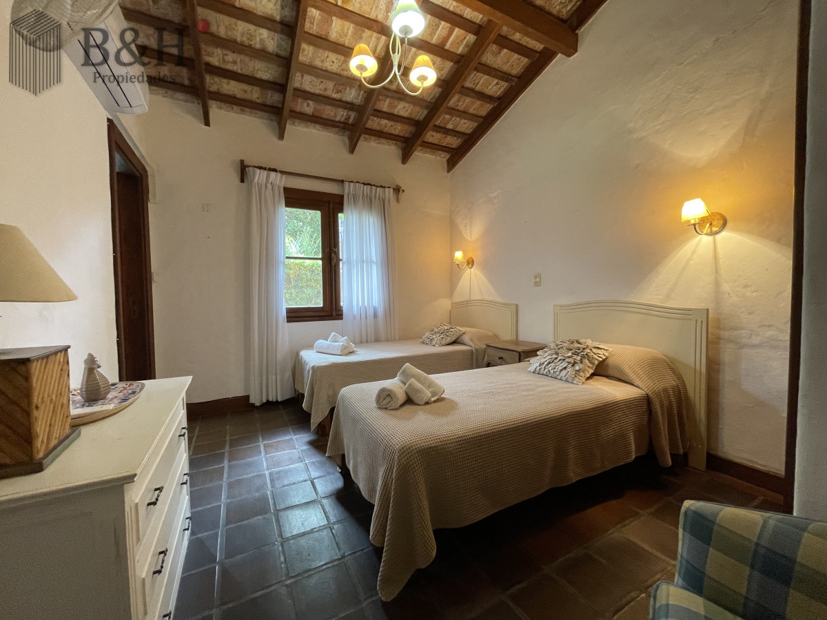 Casa ID.3716 - Rincón del Indio, a dos cuadras del mar con piscina climatizada