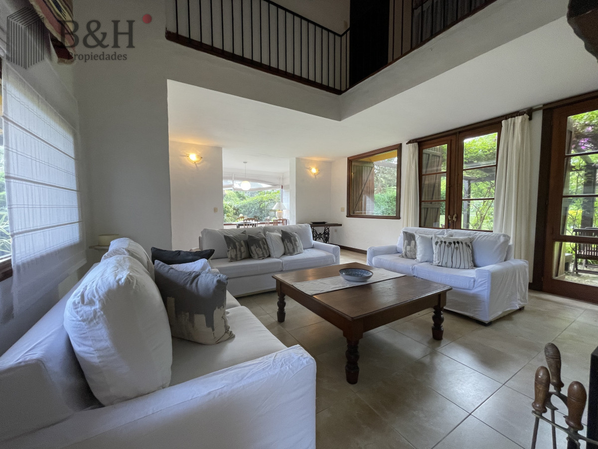 Casa ID.3716 - Rincón del Indio, a dos cuadras del mar con piscina climatizada