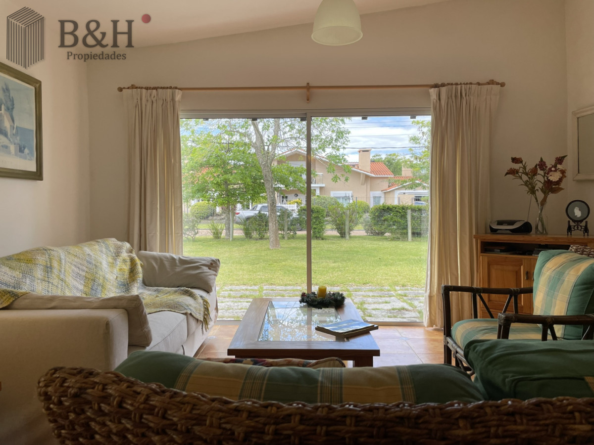 Casa ID.6979 - Descubra el privilegio de vivir en una de la ubicaciones  más codiciadas y buscadas de Punta del Este.
