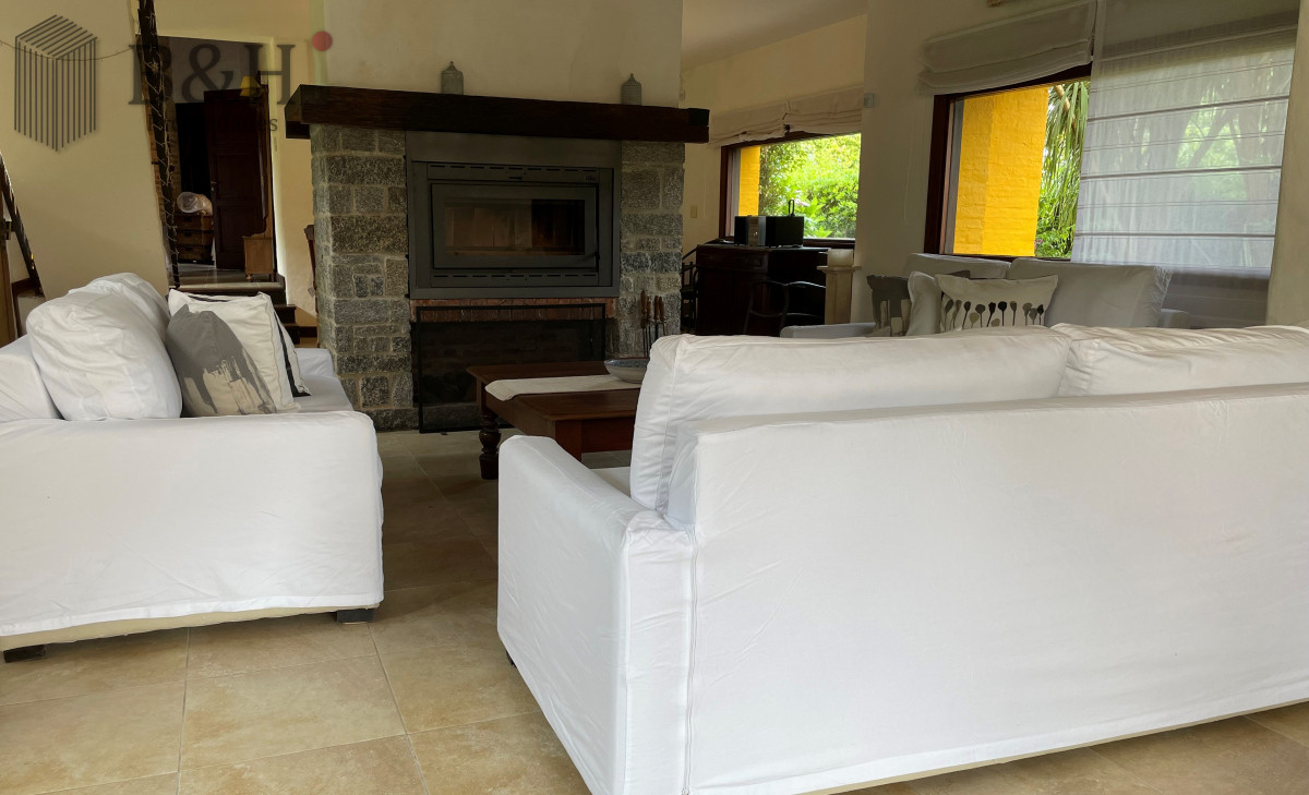 Casa ID.3716 - Rincón del Indio, a dos cuadras del mar con piscina climatizada