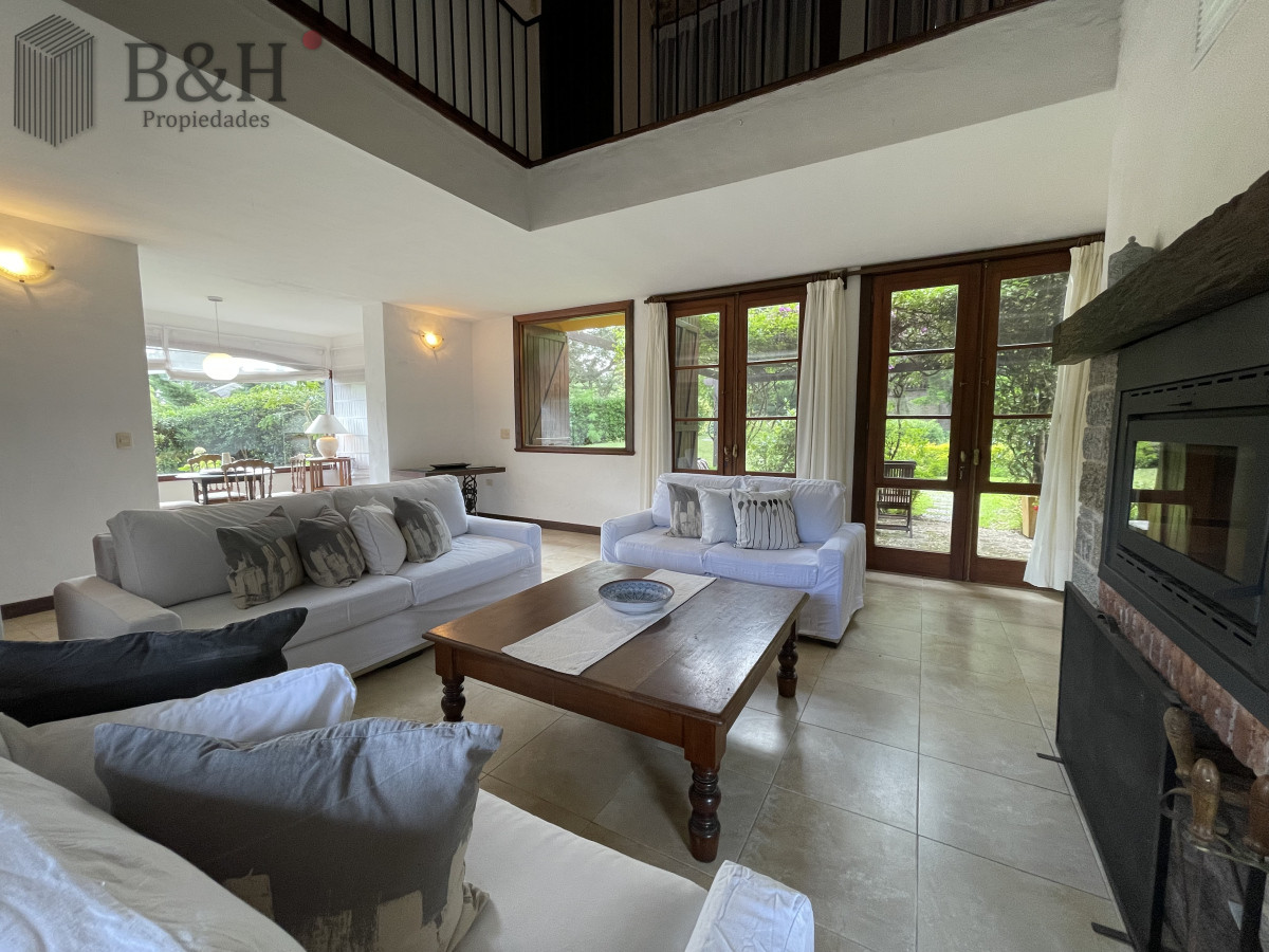 Casa ID.3716 - Rincón del Indio, a dos cuadras del mar con piscina climatizada